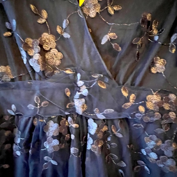 NWT: Bloomchic 14/16 mesh floral overlay dress - Picture 6 of 8